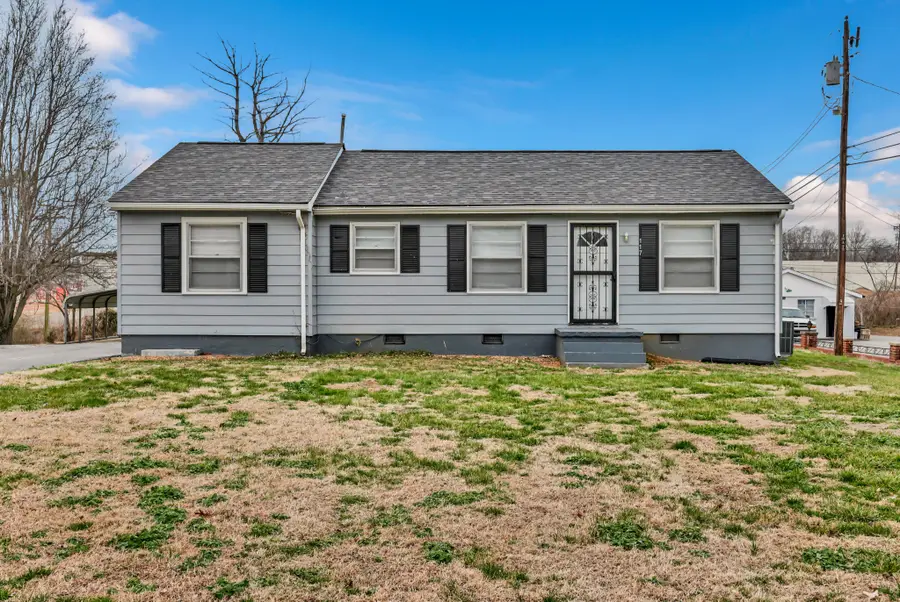 117 W Meadow Dr, Clarksville, TN 37043 - #2
