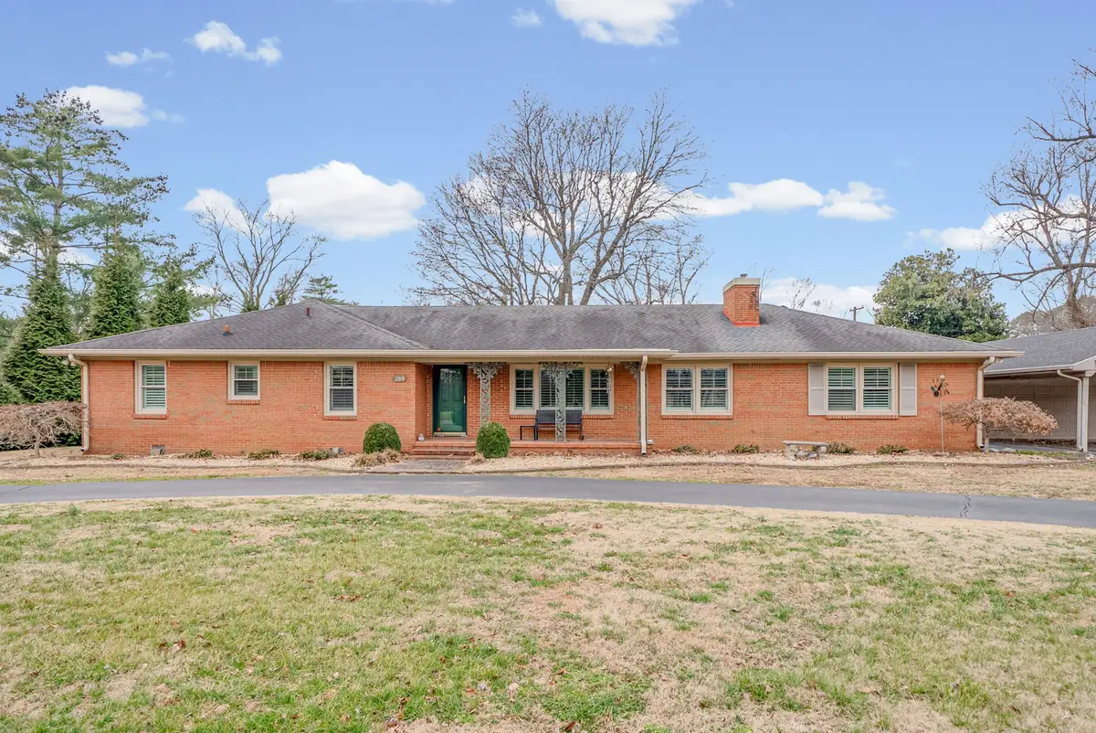 208 Marietta Dr, Hopkinsville, KY 42240 - #1