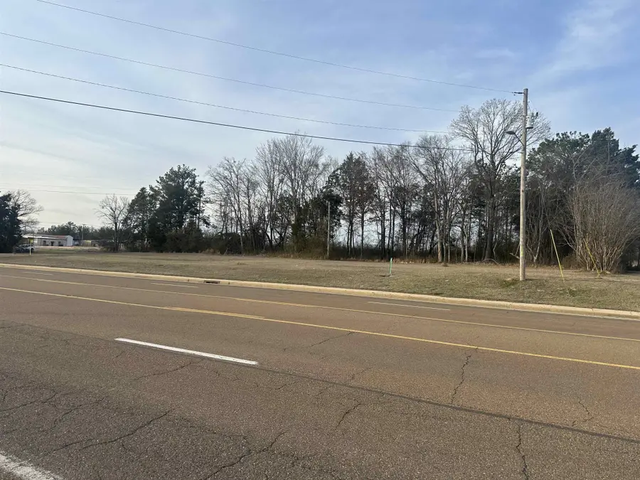 654 Main St, Adamsville, TN 38310 - #3