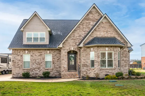 1114 Matheus Dr, Murfreesboro, TN 37128