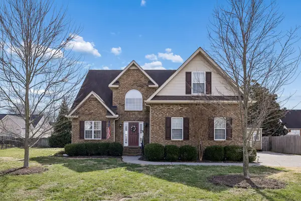 369 Chippen Ct, Murfreesboro, TN 37128
