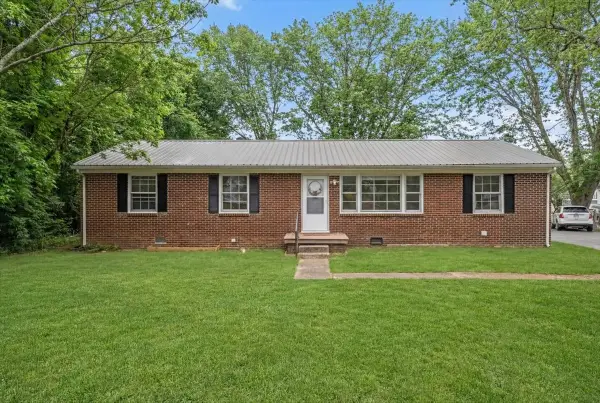 756 Ridgelawn Pl, Tullahoma, TN 37388