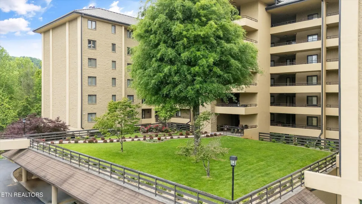 1704 Hidden Hills Rd #APT 108, Gatlinburg, TN 37738 - #1