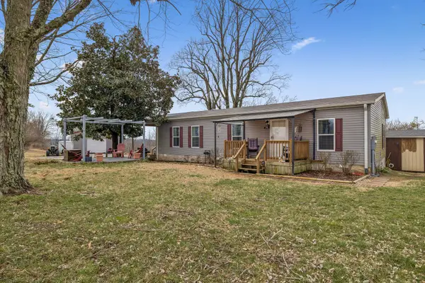 470 James Whitefield Rd, Bethpage, TN 37022