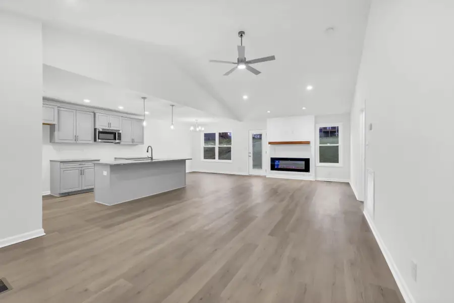 1154 Tybee Dr, Clarksville, TN 37042 - #3