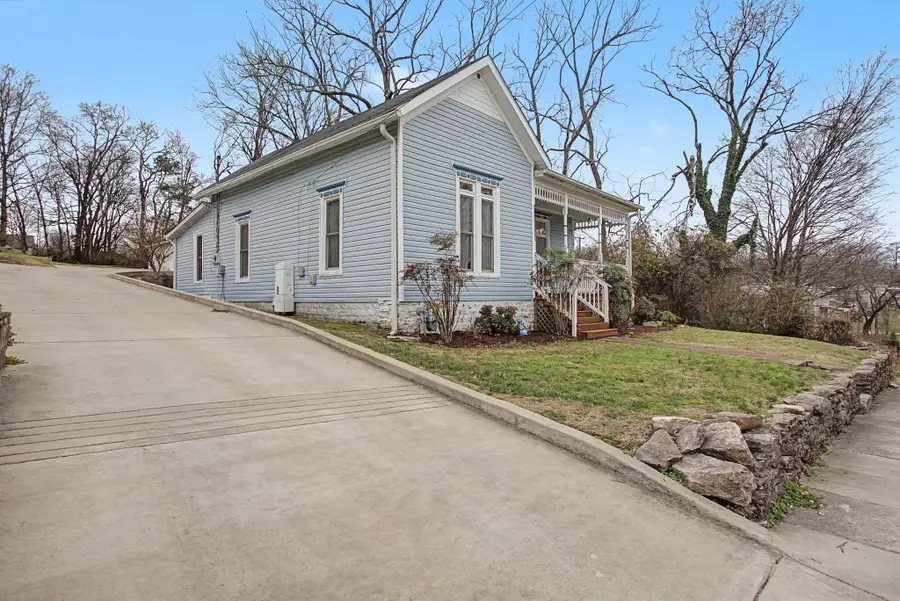 407 W 12th St, Columbia, TN 38401 - #2