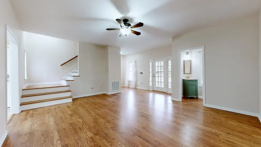 549 Ridgecrest Dr, McMinnville, TN 37110 - #2