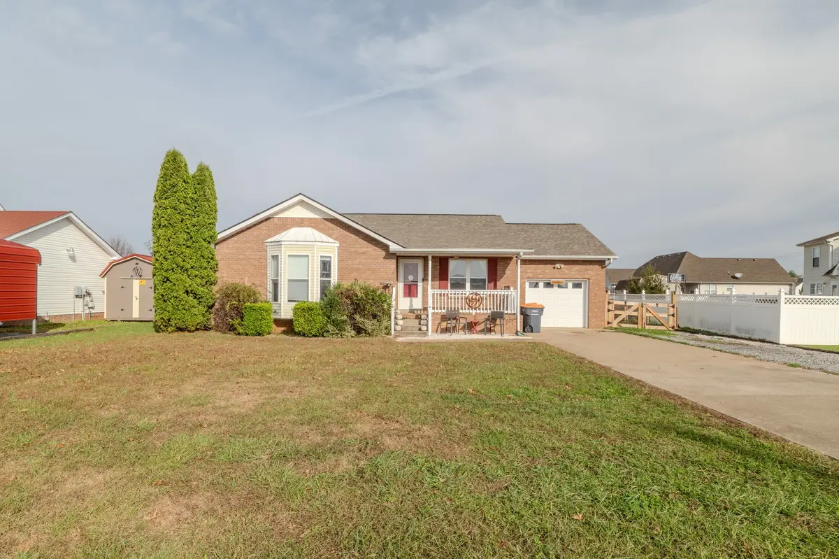 1735 Hazelwood Rd, Clarksville, TN 37042 - #1