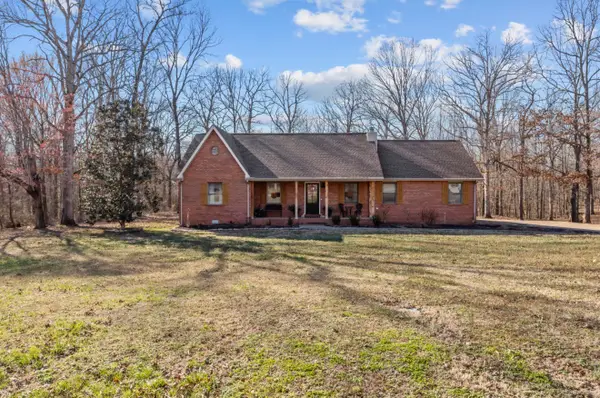 818 Oakland Dr, New Johnsonville, TN 37134