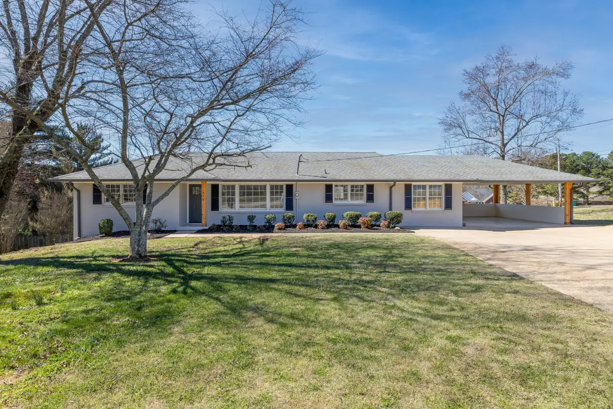 832 Hull Ave, Lewisburg, TN 37091 - #1