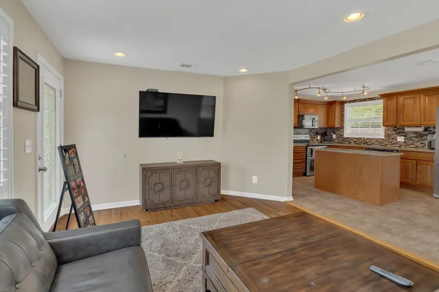 102 Woodyside Dr, Hendersonville, TN 37075 - #2