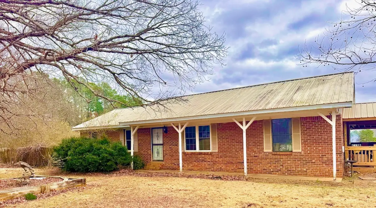 395 Hannis Rd, Bolivar, TN 38008 - #1