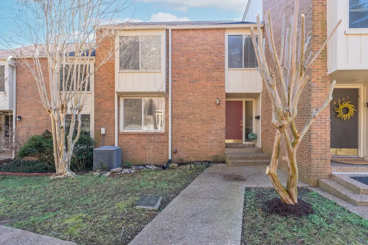 6935 Highland Park Dr, Nashville, TN 37205 - #1