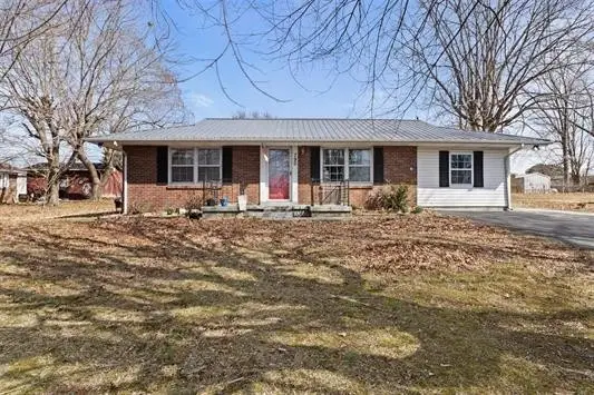 790 Woodland Circle Dr, Scottsville, KY 42164