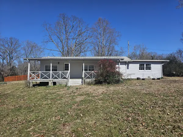 1209 Johnson St, Burns, TN 37029