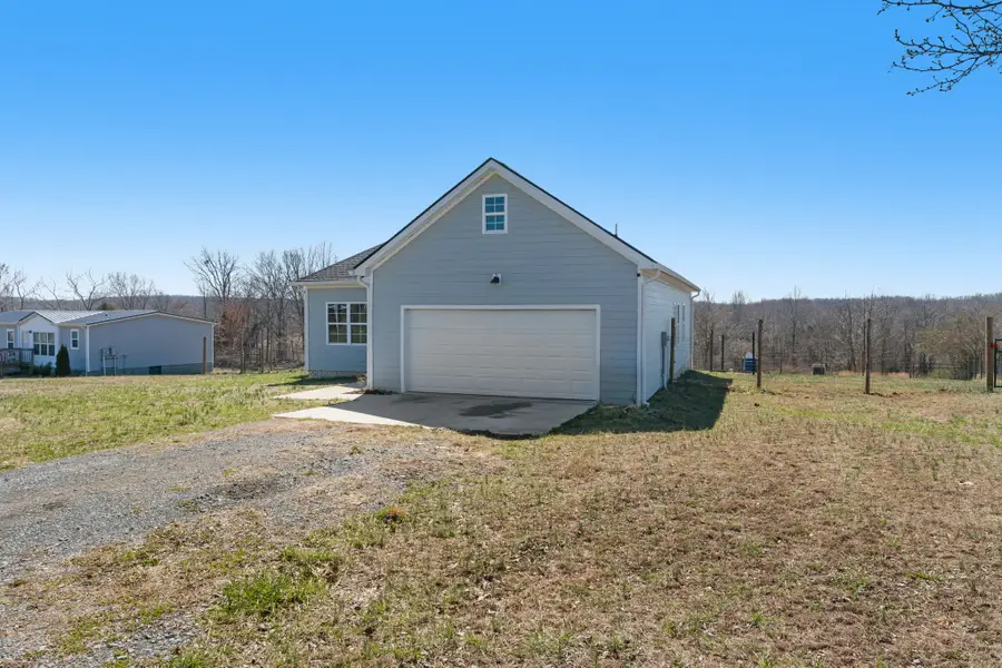 10164 Makenzie Ln, Bon Aqua, TN 37025 - #3