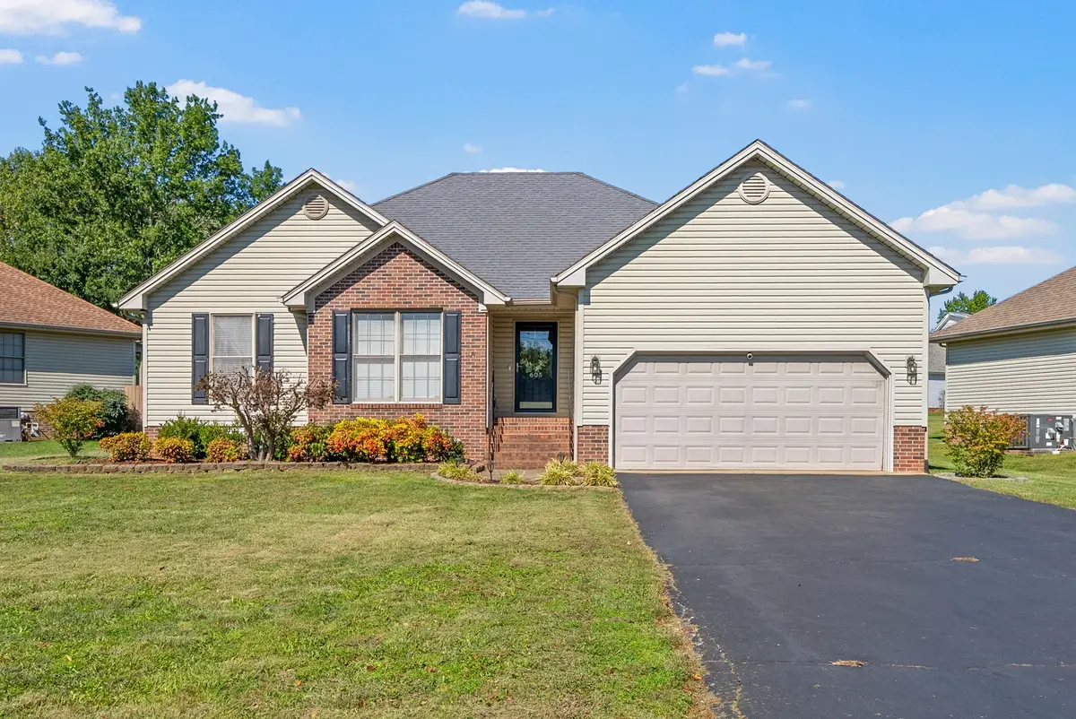 605 Ashbury Cir, Hopkinsville, KY 42240 - #1