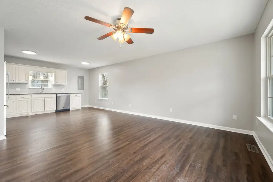 226 Smith St, McMinnville, TN 37110 - #2