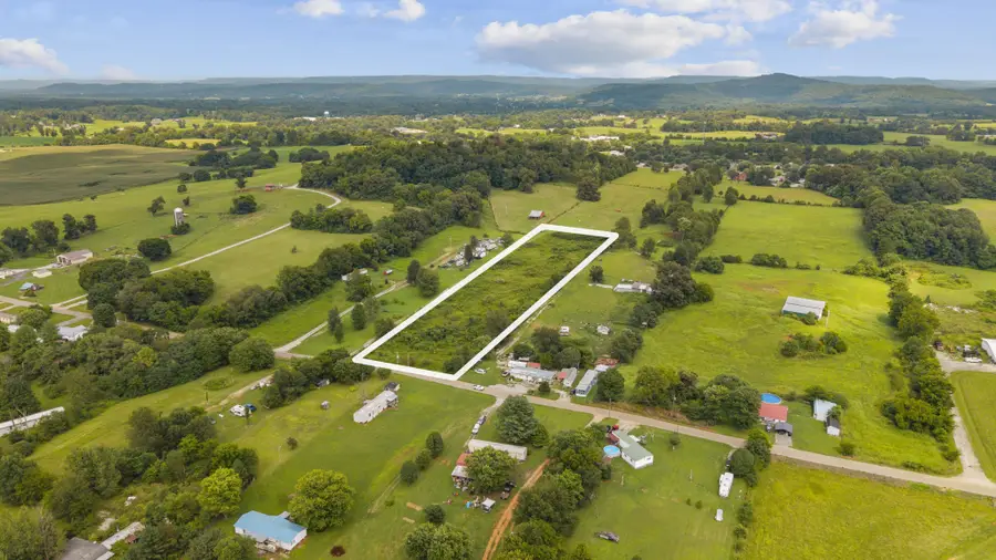 1072 Disneyland Rd, Sparta, TN 38583 - #2