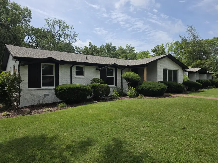 205 Bluegrass Dr, Hendersonville, TN 37075 - #2