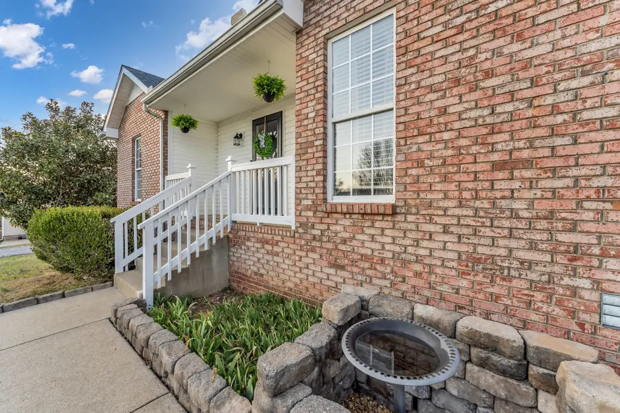 1085 Heatherwood Rd, Pleasant View, TN 37146 - #2