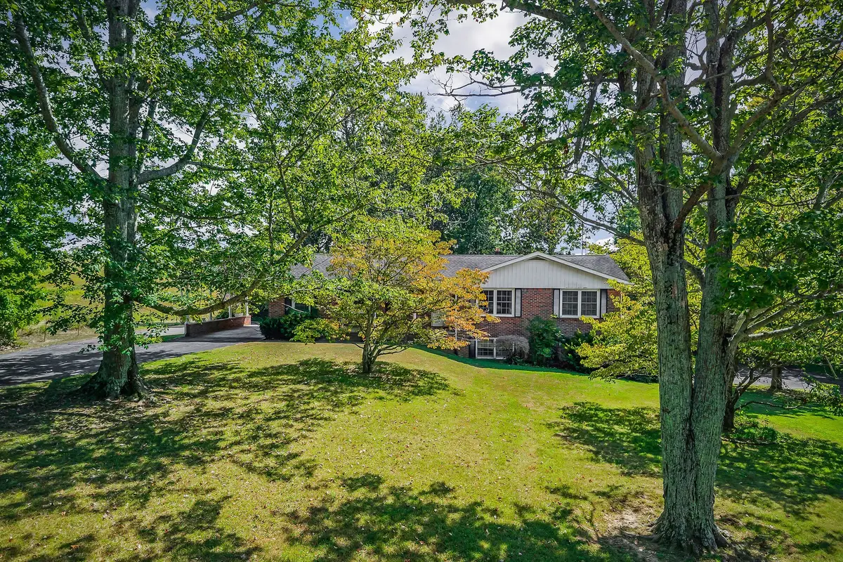 5036 Pendergrass Rd, Byrdstown, TN 38549 - #1