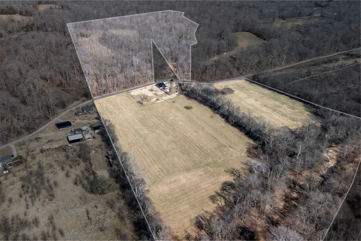 222 Gillum Hollow Rd, Indian Mound, TN 37079 - #1