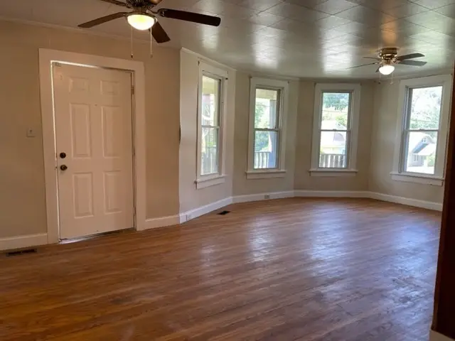 301 Bennett St, Decherd, TN 37324 - #3