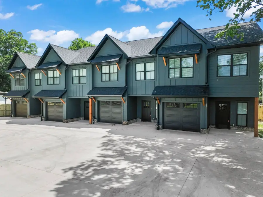 215 S Porter St, Winchester, TN 37398 - #3