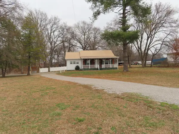 1280 Thompsonville Ln, Oak Grove, KY 42262