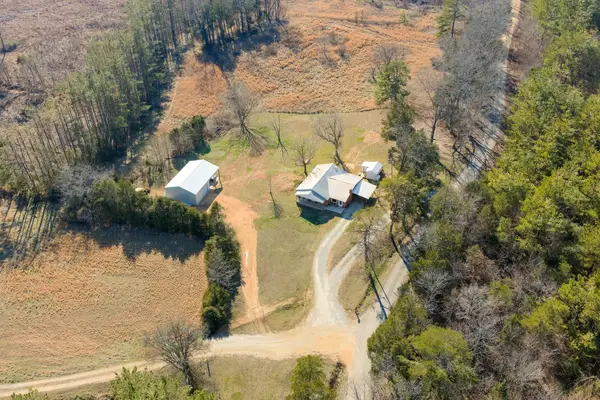 2134 Old Furnace Rd, Decaturville, TN 38329