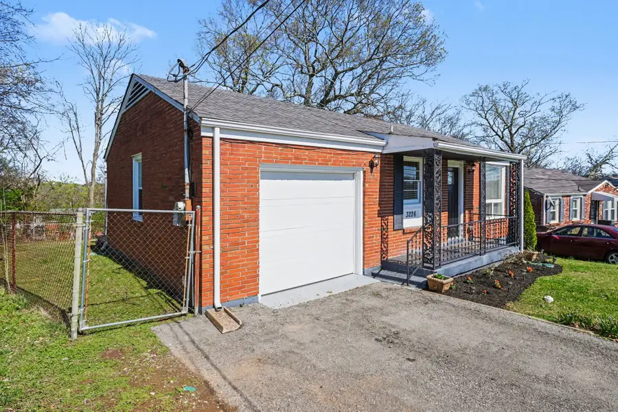 3226 Holland Ln, Nashville, TN 37218 - #2