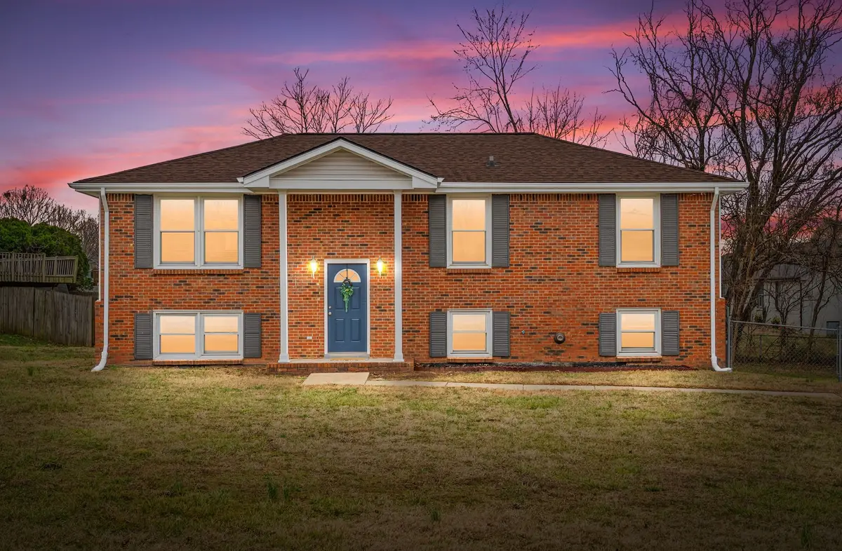 374 Manorstone Ln, Clarksville, TN 37042 - #1