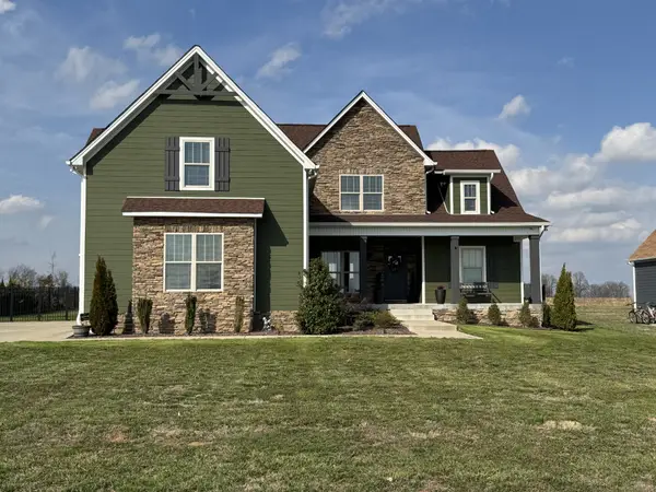 529 Clearview Rd, Cottontown, TN 37048