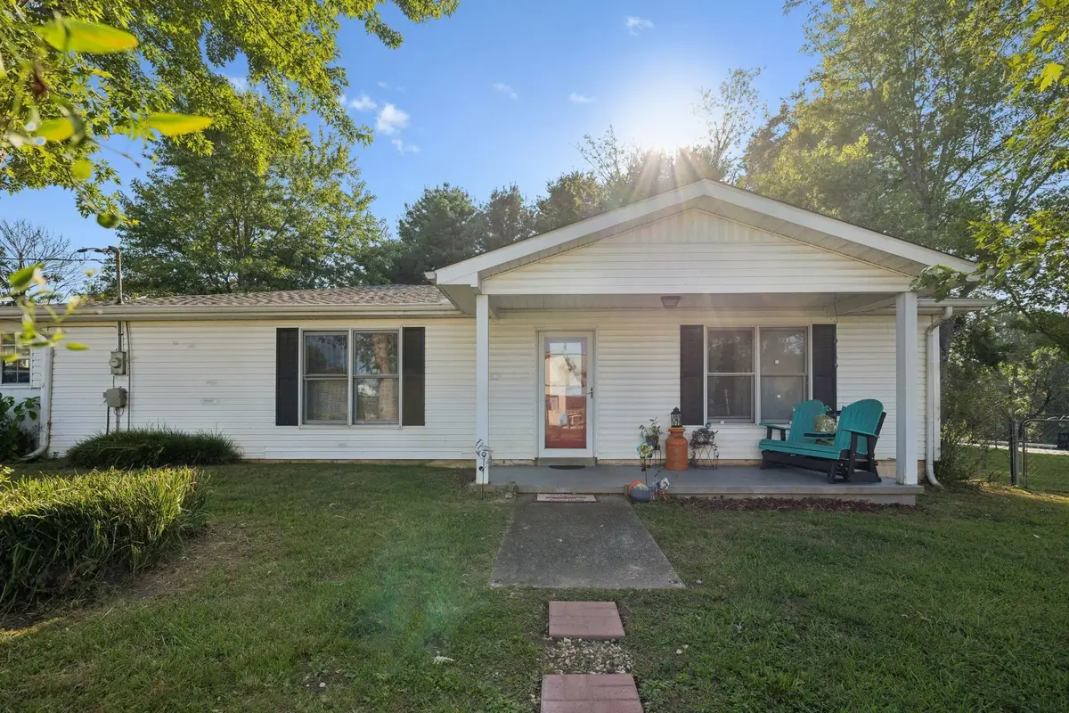 4901 Highway 52 W, Lafayette, TN 37083 - #1