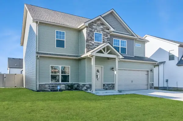 1424 Kingbird Dr, Clarksville, TN 37040