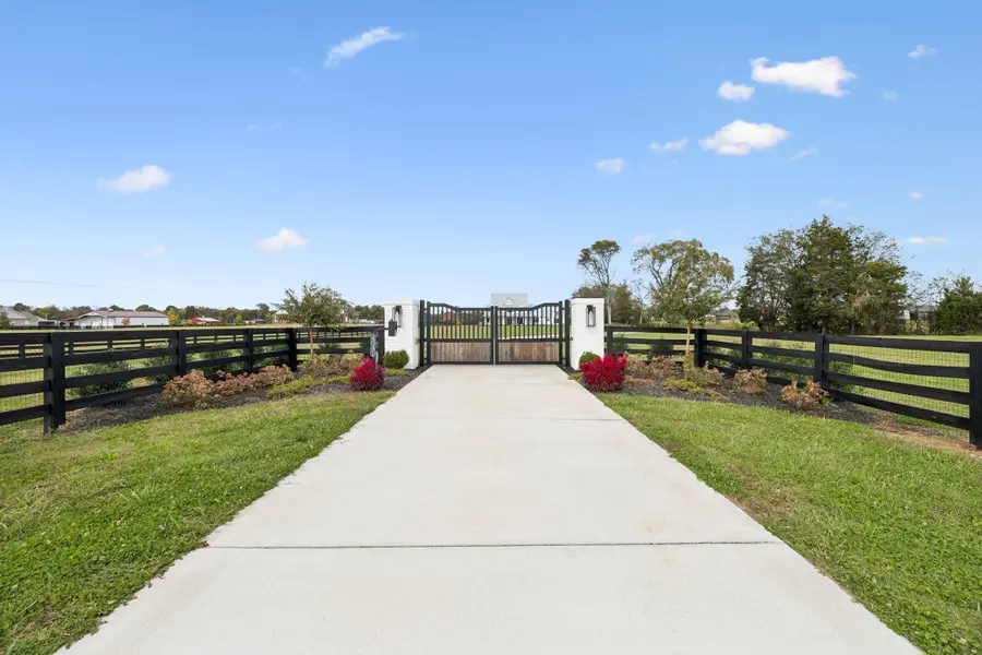 4041 Kelley Farris Rd, Columbia, TN 38401 - #2