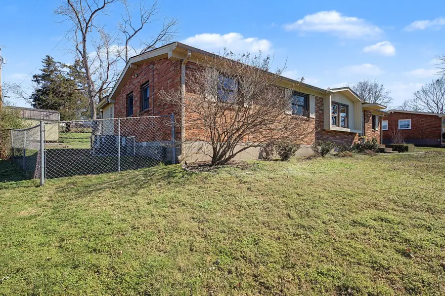 2428 Kimberly Dr, Nashville, TN 37214 - #2