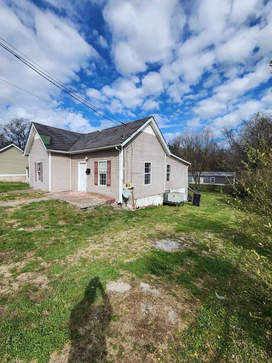 314 W 10th St, Columbia, TN 38401 - #2