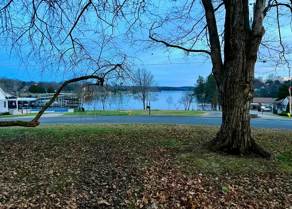 125 Twin Bay Dr, Hendersonville, TN 37075