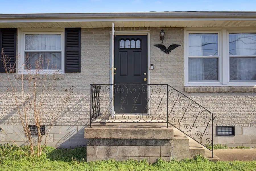 492 Sunliner Dr, Nashville, TN 37209 - #2