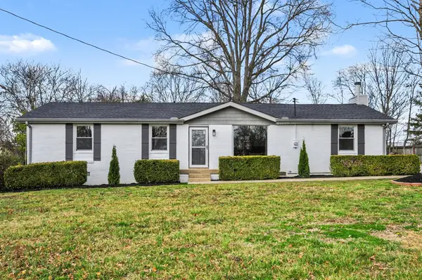 104 N Hillwood Cir, Greenbrier, TN 37073