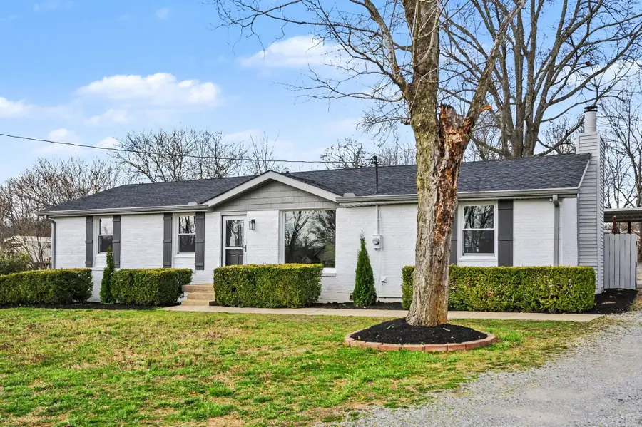 104 N Hillwood Cir, Greenbrier, TN 37073 - #2