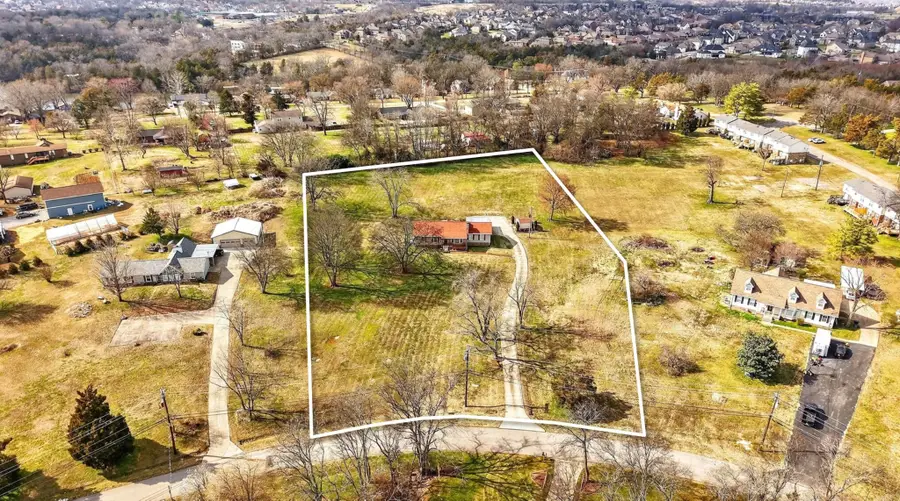 1008 Shoreside Dr, Hendersonville, TN 37075 - #2