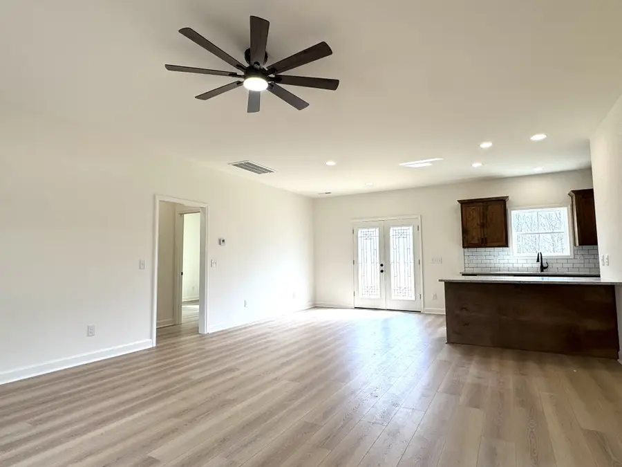 342 Underhill Rd, McMinnville, TN 37110 - #2