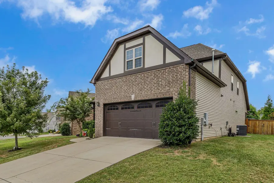 1360 Coates Ln, Gallatin, TN 37066 - #2