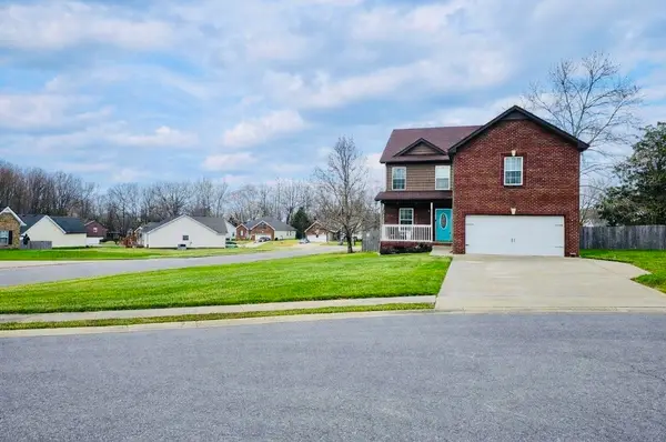 349 Chestnut Grove Ct, Clarksville, TN 37042