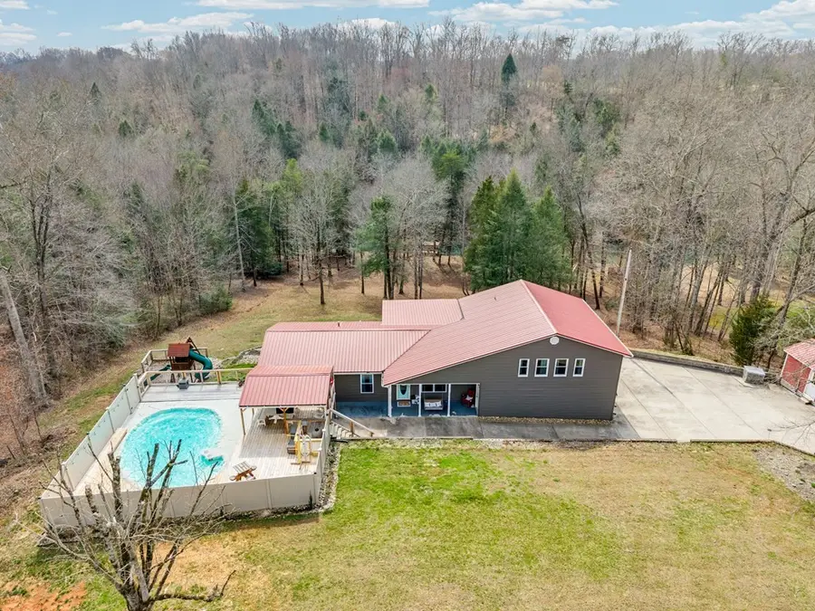 465 Winding River Ln, Sparta, TN 38583 - #2