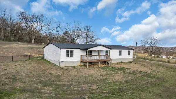 2096 Coleman Rd, Cornersville, TN 37047