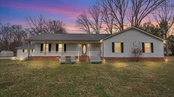 2242 Delay Dr, Lascassas, TN 37085